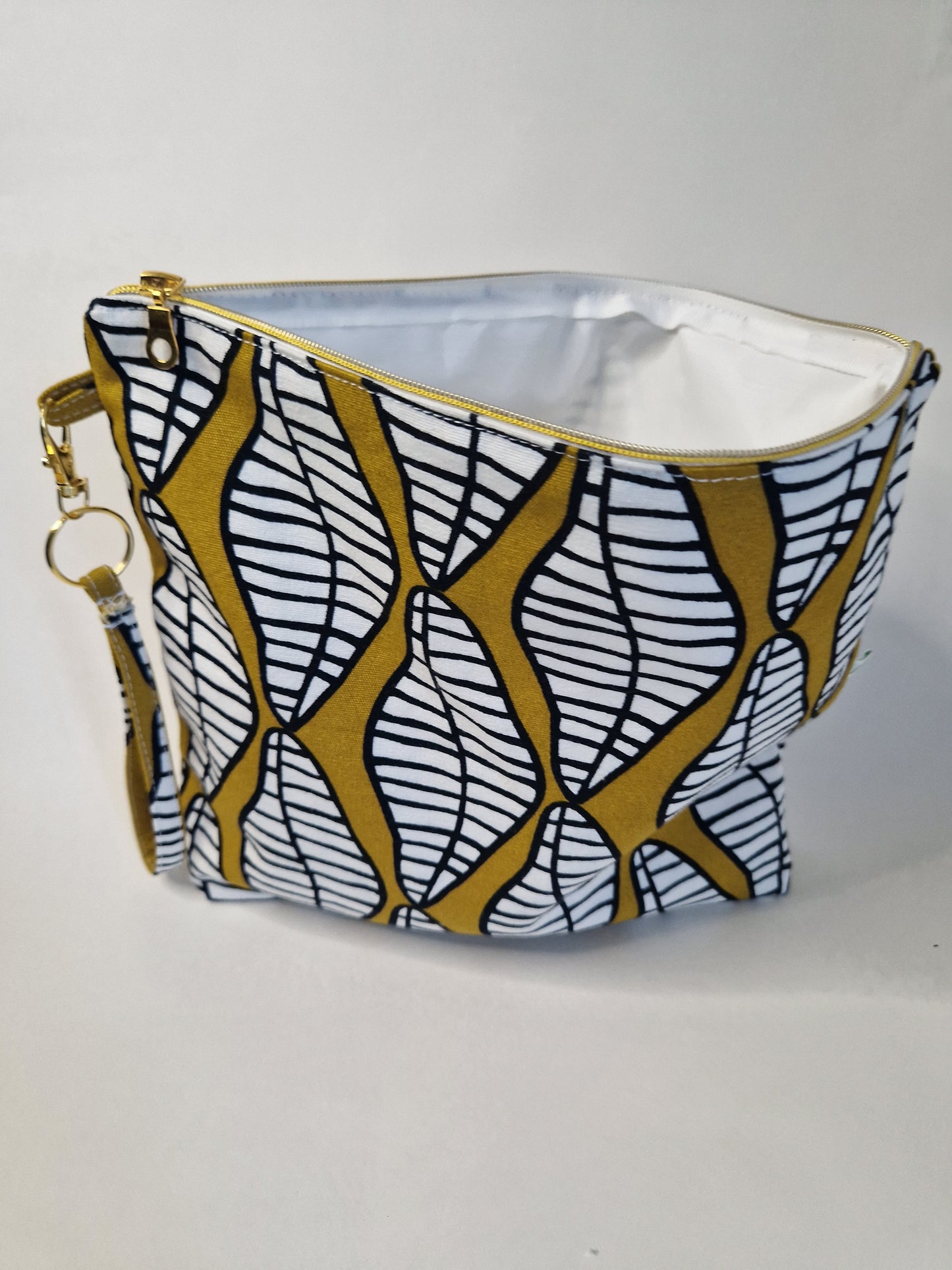 Medium Pouch